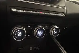 Renault Captur, 1.3, 103 kW, hybrid, automatic, front-wheel drive