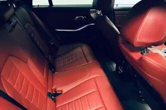 BMW 330, 2.0, 135 kW, подключаемый гибрид, автомат, полный привод