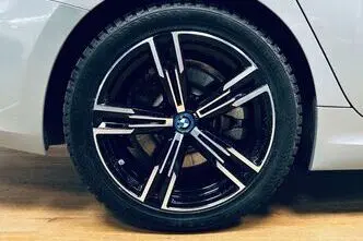 BMW 330, 2.0, 135 kW, подключаемый гибрид, автомат, полный привод