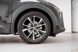 Toyota C-HR, 1.8, 72 kW, hybrid, automatic, front-wheel drive