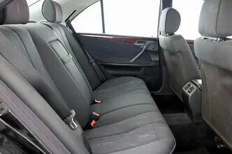 Mercedes-Benz E 240, 2.4, 125 kW, petrol, automatic, rear-wheel drive