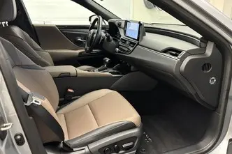Lexus ES 300, 2.5, 131 kW, hübriid, automaat, esivedu