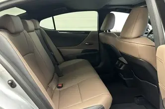 Lexus ES 300, 2.5, 131 kW, hübriid, automaat, esivedu