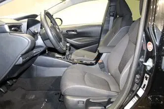 Toyota Corolla, 1.5, 92 kW, бензин, механическая, передний привод