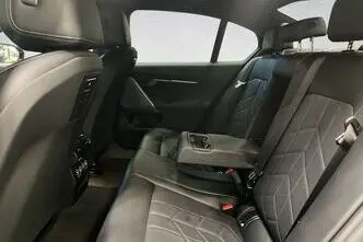 BMW 520, 140 kW, petrol, automatic, rear-wheel drive