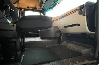 Mercedes-Benz Actros, 12.8, 330 kW, diesel, rear-wheel drive