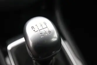 Peugeot 308, 1.6, 88 kW, diesel, manual, front-wheel drive