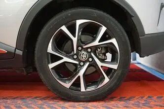 Toyota C-HR, 1.8, 72 kW, hübriid, automaat, esivedu