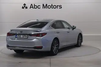 Lexus ES 300, 2.5, 131 kW, hübriid, automaat, esivedu