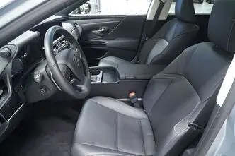 Lexus ES 300, 2.5, 131 kW, hübriid, automaat, esivedu