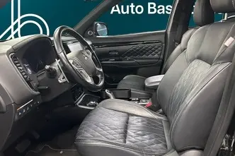 Mitsubishi Outlander, 2.4, 99 kW, pistikhübriid, automaat, nelikvedu