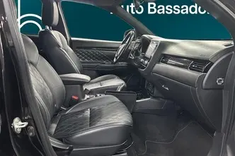 Mitsubishi Outlander, 2.4, 99 kW, pistikhübriid, automaat, nelikvedu