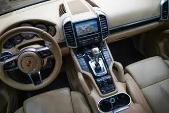 Porsche Cayenne, 4.1, 283 kW, dyzelinas, automatinė, visų varomųjų ratų pavara