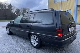 Opel Omega, 2.6, 110 kW, benzīns, automātiskā, aizmugurējā piedziņa