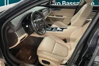 Jaguar XF, 2.0, 132 kW, diesel, automatic, four-wheel drive