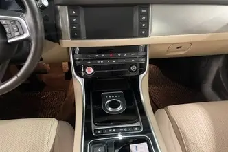 Jaguar XF, 2.0, 132 kW, diesel, automatic, four-wheel drive