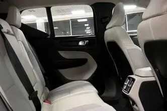 Volvo XC40, 2.0, 140 kW, бензин, автомат, передний привод