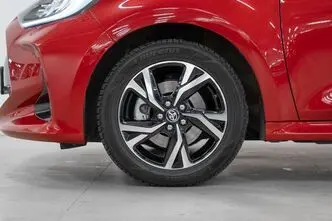 Toyota Yaris, 1.5, 68 kW, hybrid, automatic