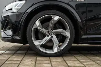 Audi e-tron, 370 kW, elekter, automaat, nelikvedu
