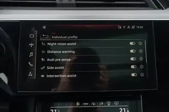 Audi e-tron, 370 kW, elekter, automaat, nelikvedu