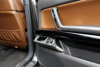 Volkswagen Phaeton, 3.0, 176 kW, diesel, automatic, four-wheel drive