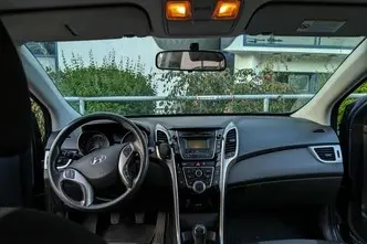 Hyundai i30, 1.4, 73 kW, бензин, механическая, передний привод