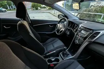 Hyundai i30, 1.4, 73 kW, бензин, механическая, передний привод