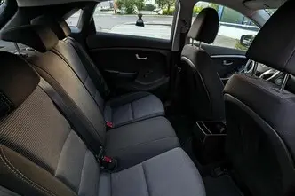 Hyundai i30, 1.4, 73 kW, бензин, механическая, передний привод