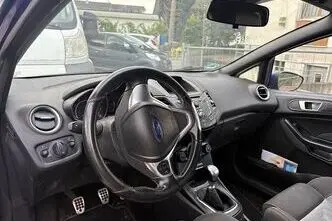 Ford Fiesta, bensiin, manuaal, tagavedu