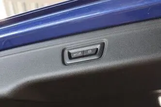 BMW M3, 3.0, 375 kW, bensiin, automaat, nelikvedu