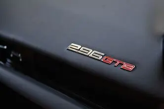 Ferrari 296, 3.0, 488 kW, hübriid, automaat, tagavedu