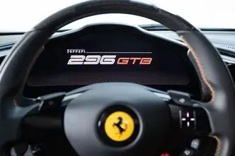 Ferrari 296, 3.0, 488 kW, hübriid, automaat, tagavedu