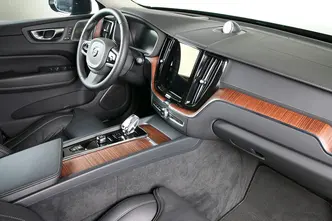 Volvo XC60, 2.0, 335 kW, pistikhübriid, automaat, nelikvedu