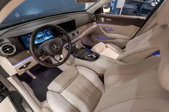 Mercedes-Benz E 220, 2.0, 143 kW, diesel, automatic, rear-wheel drive