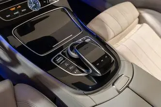 Mercedes-Benz E 220, 2.0, 143 kW, diesel, automatic, rear-wheel drive