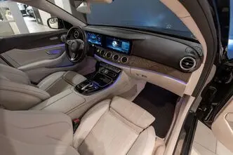 Mercedes-Benz E 220, 2.0, 143 kW, diesel, automatic, rear-wheel drive