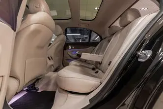 Mercedes-Benz E 220, 2.0, 143 kW, diesel, automatic, rear-wheel drive