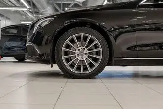 Mercedes-Benz E 220, 2.0, 143 kW, diesel, automatic, rear-wheel drive