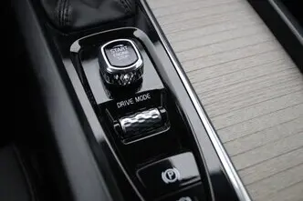 Volvo XC60, 2.0, 140 kW, diesel, automatic, four-wheel drive