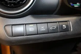 Toyota C-HR, 2.0, 111 kW, pistikhübriid, automaat, esivedu