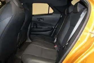 Toyota C-HR, 2.0, 111 kW, pistikhübriid, automaat, esivedu