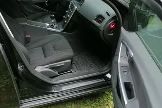 Volvo V60, 2.0, 120 kW, diisel, manuaal, esivedu