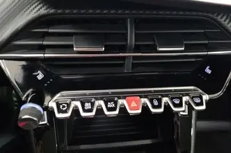 Peugeot 208, 1.2, 74 kW, bensiin, automaat, esivedu