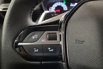 Peugeot 208, 1.2, 74 kW, bensiin, automaat, esivedu