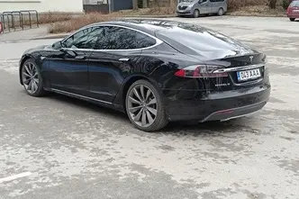 Tesla Model S, 158 kW, electric, automatic, four-wheel drive