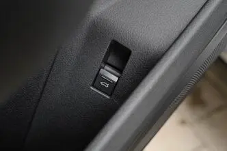 Audi e-tron, 300 kW, elekter, automaat, nelikvedu