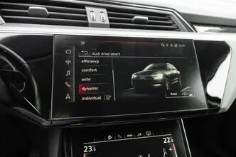 Audi e-tron, 300 kW, elekter, automaat, nelikvedu