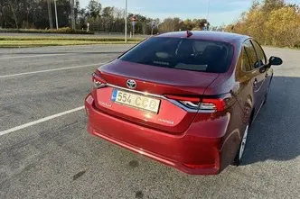Toyota Corolla, 1.8, 72 kW, гибрид, автомат, передний привод