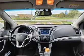 Hyundai i40, 1.7, 100 kW, diesel, automatic, front-wheel drive