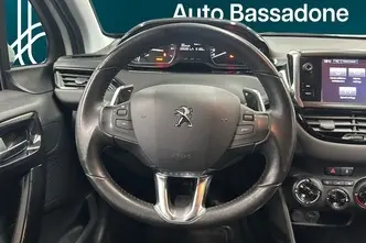 Peugeot 208, 1.2, 60 kW, bensiin, automaat, esivedu